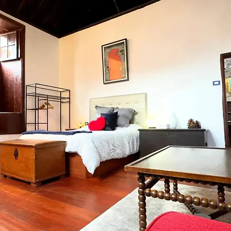 Apartment Elegant In The Heart Of 100 Sqm Parking Available