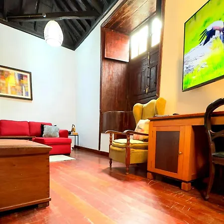 Apartment Elegant In The Heart Of 100 Sqm Parking Available