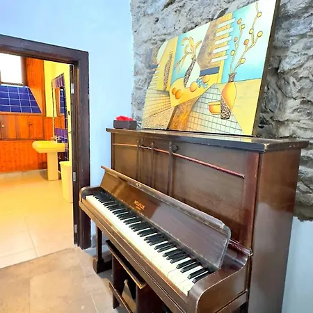 Hébergement de vacances Cozy In Of 100 M² With View